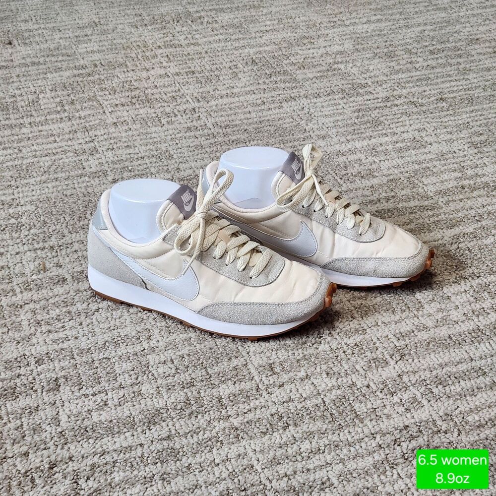Nike women's Daybreak sneakers Ivory Gray White size 6.5 CK2351-101